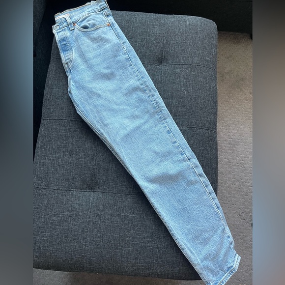 Levi’s Wedgie Jeans - Picture 2 of 2